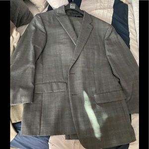 Tommy Hilfiger men’s gray suit